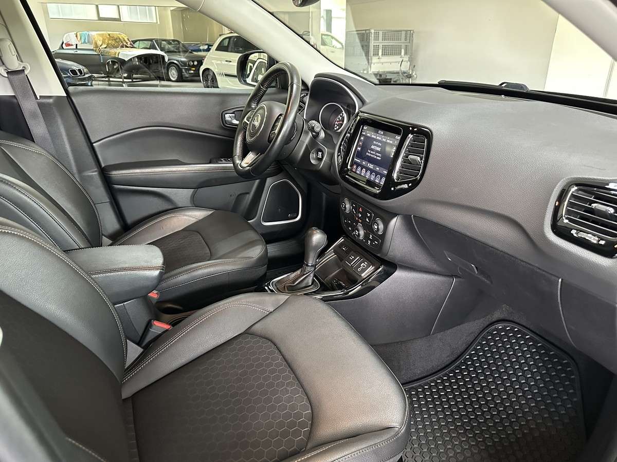 Fahrzeugbild eines Jeep Compass