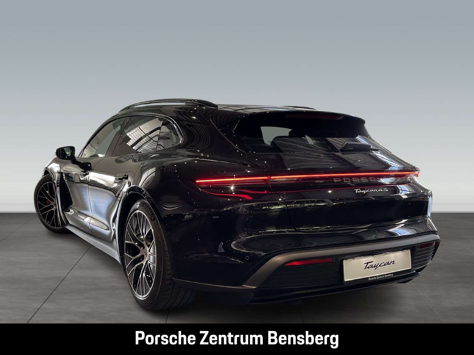 Fahrzeugbild eines Porsche Taycan