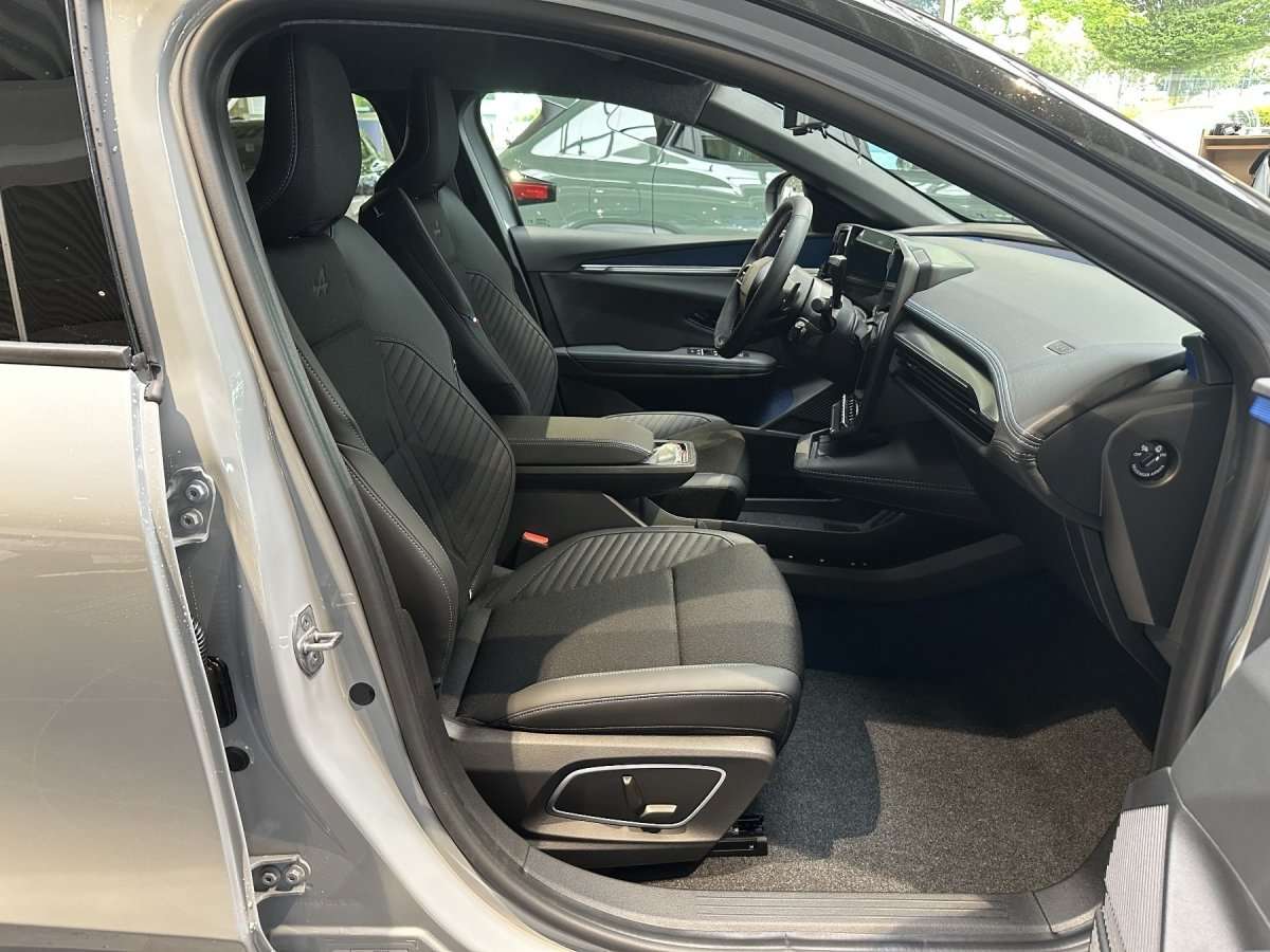 Fahrzeugbild eines Renault Megane E-TECH