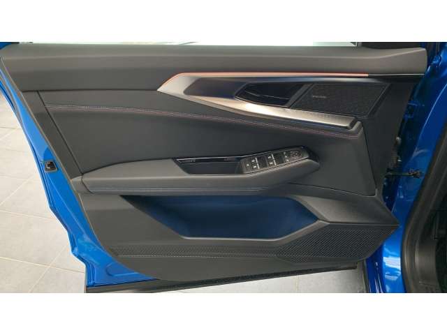 Fahrzeugbild eines Renault Rafale