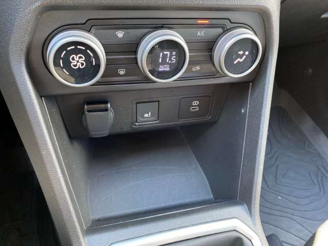 Fahrzeugbild eines Dacia Jogger