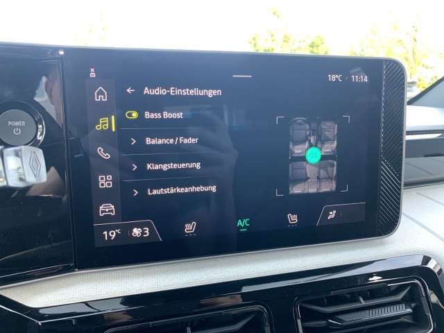Fahrzeugbild eines Renault 4 E-TECH