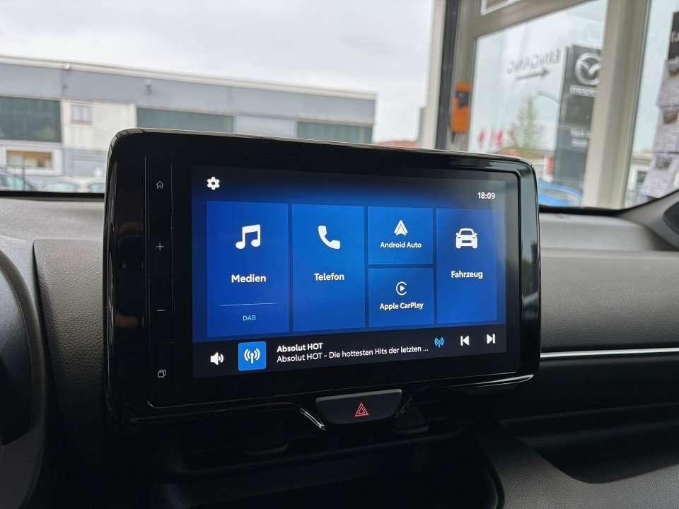 Fahrzeugbild eines Mazda Mazda2 Hybrid
