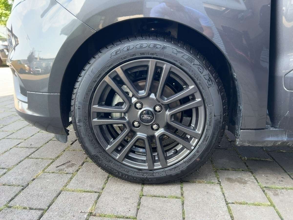 Fahrzeugbild eines Ford Transit Courier