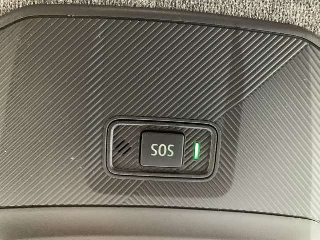 Fahrzeugbild eines Renault 4 E-TECH