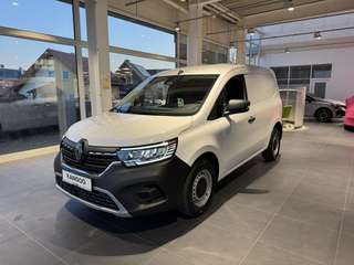 Schräge Frontansicht auf einen Renault Kangoo , freigestellt