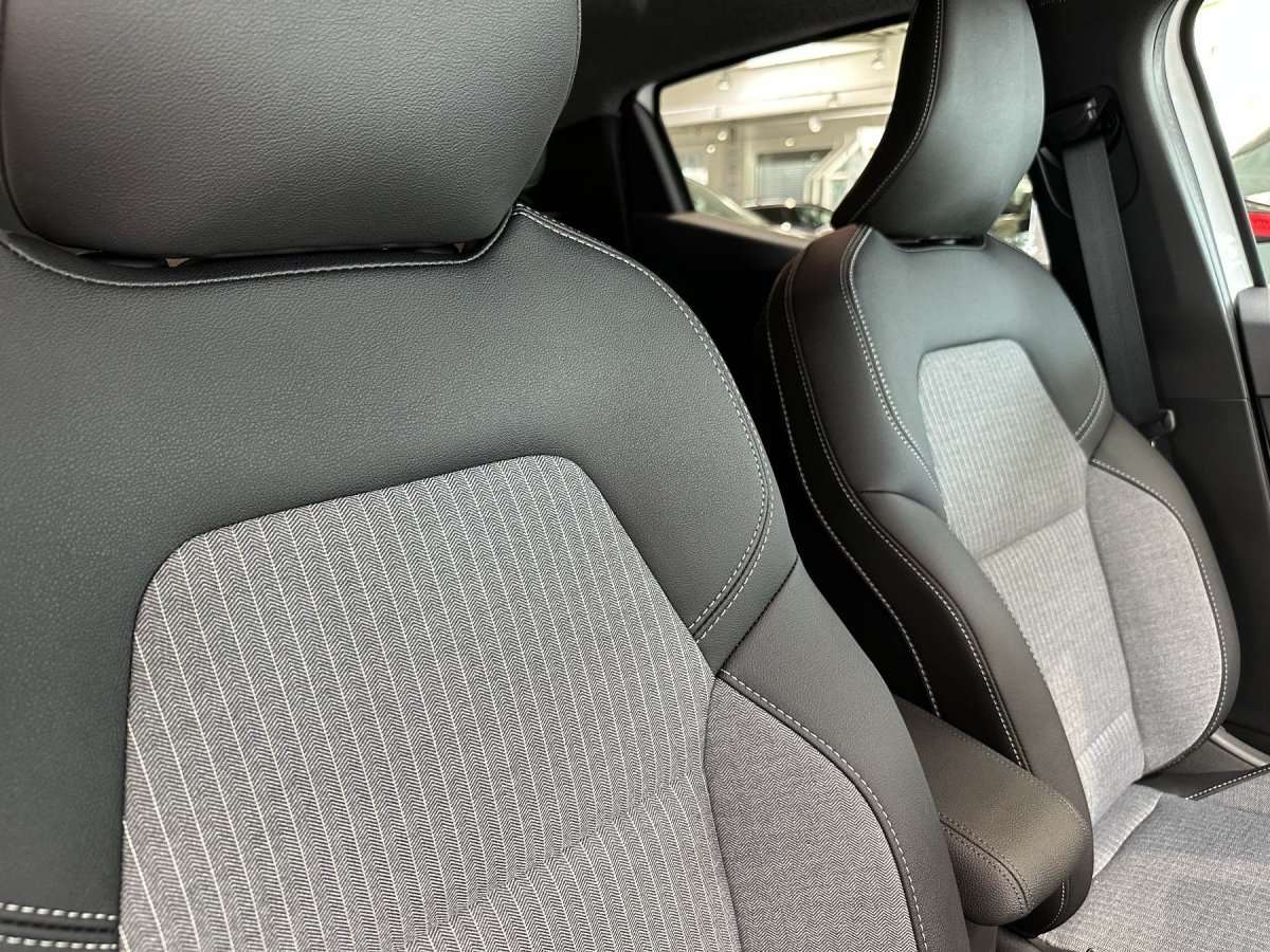 Fahrzeugbild eines Renault Clio