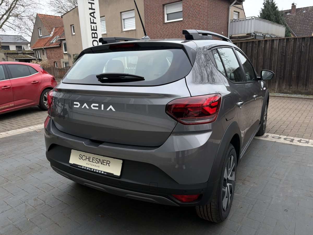 Fahrzeugbild eines Dacia Sandero