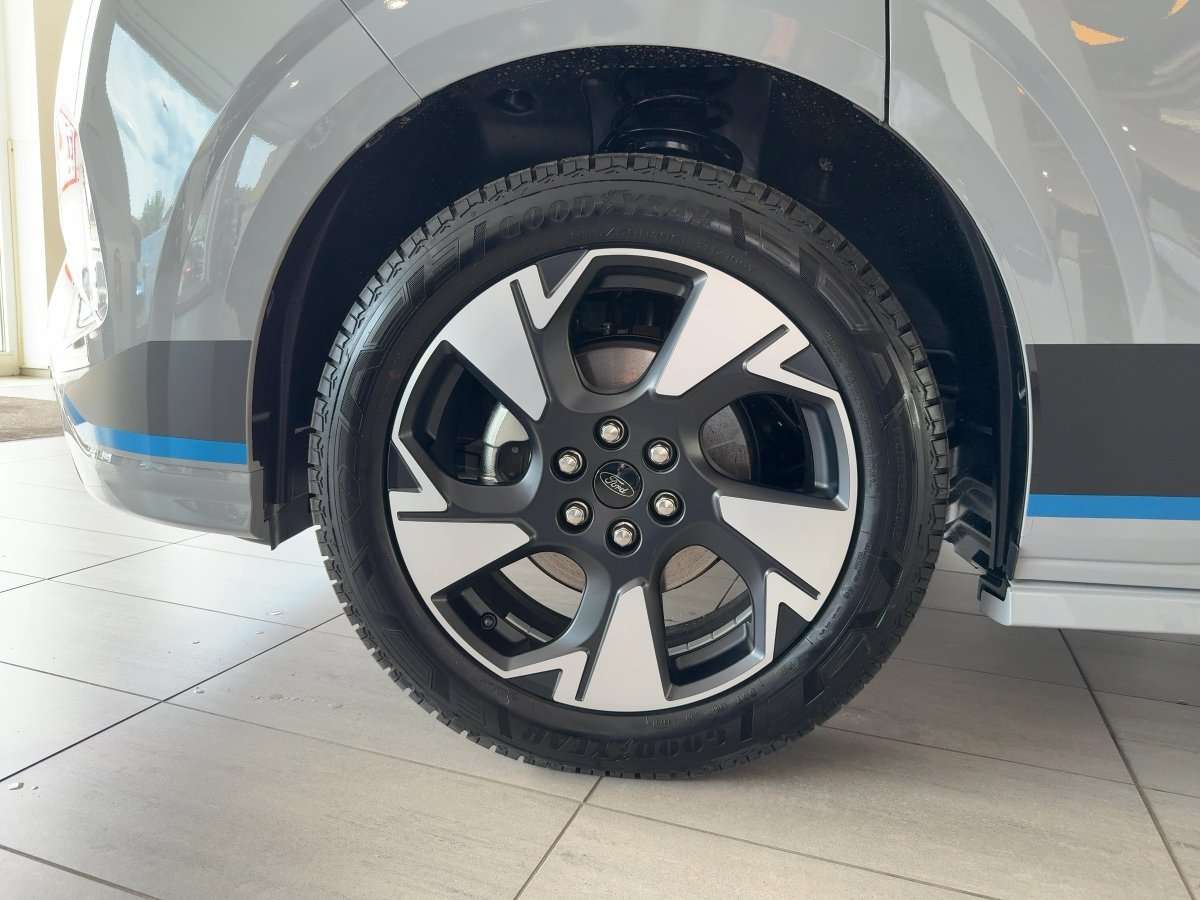 Fahrzeugbild eines Ford Tourneo Custom