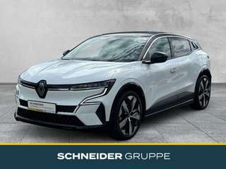 Schräge Frontansicht auf einen Renault Megane E-TECH , freigestellt