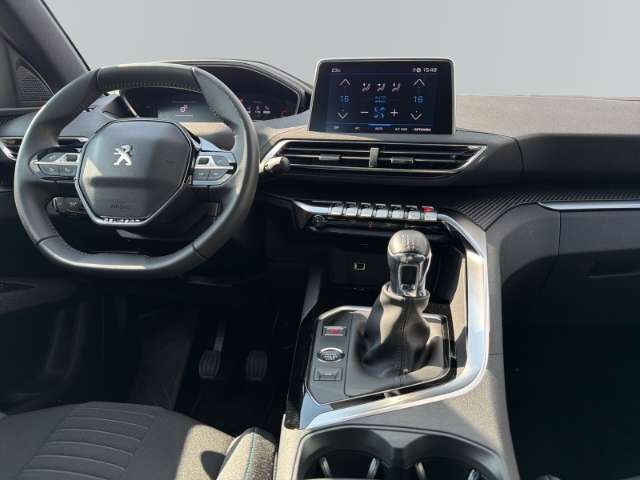 Fahrzeugbild eines Peugeot 5008