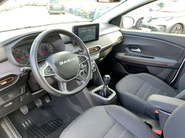 Fahrzeugbild eines Dacia Sandero