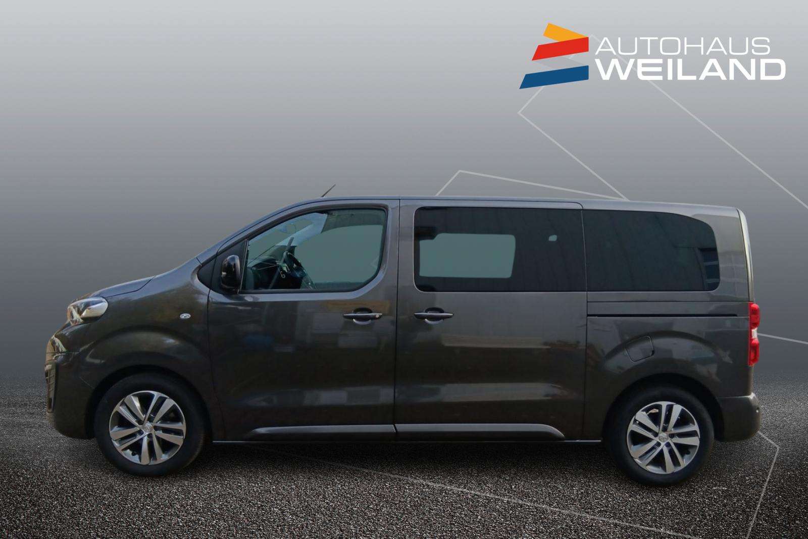 Fahrzeugbild eines Peugeot Traveller