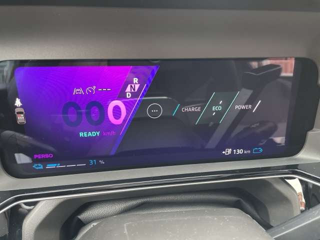 Fahrzeugbild eines Renault 4 E-TECH