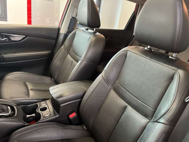 Fahrzeugbild eines Nissan X-TRAIL