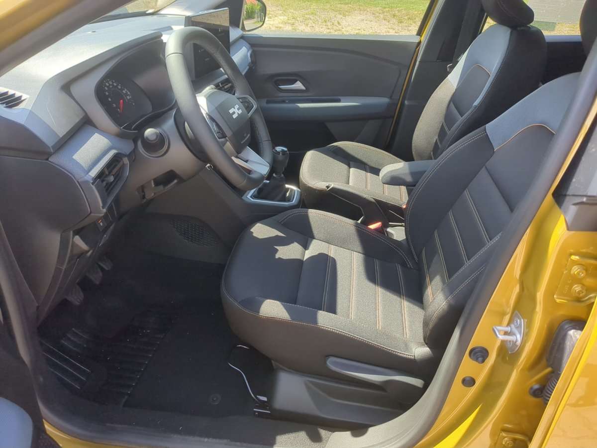 Fahrzeugbild eines Dacia Sandero