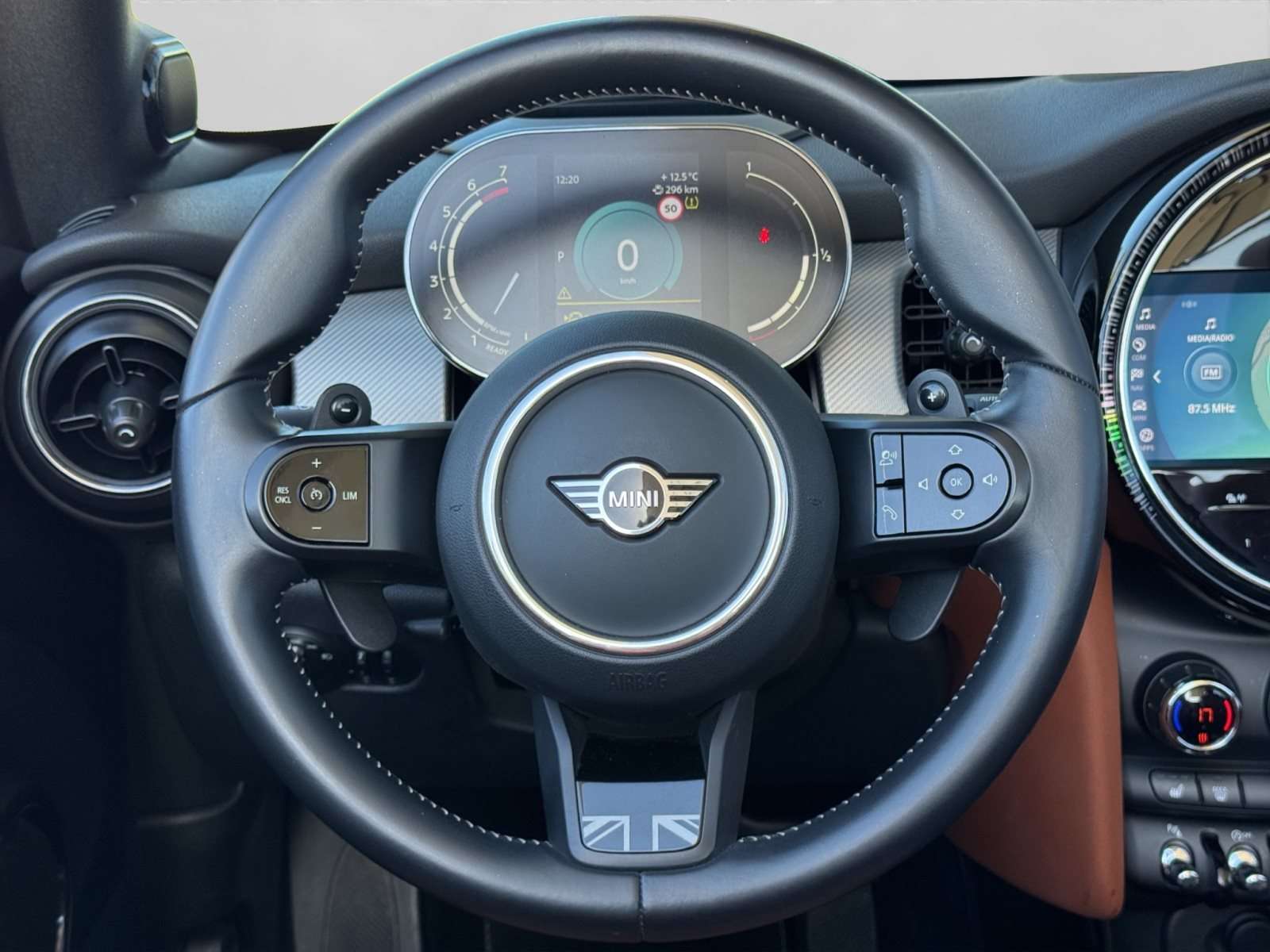 Fahrzeugbild eines MINI COOPER