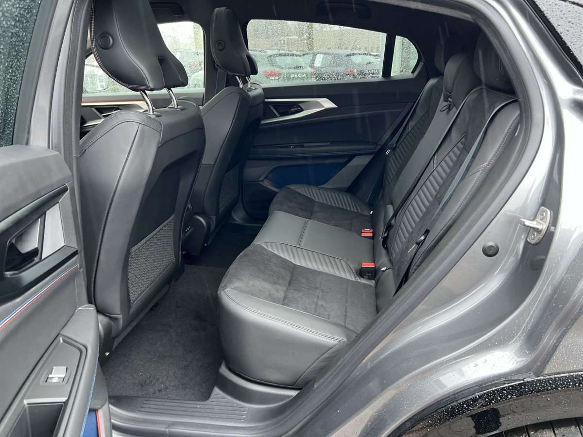 Fahrzeugbild eines Renault Rafale