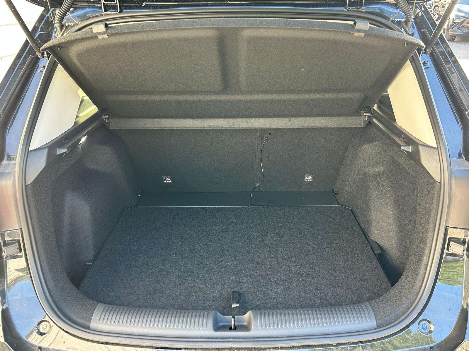 Fahrzeugbild eines MG ZS