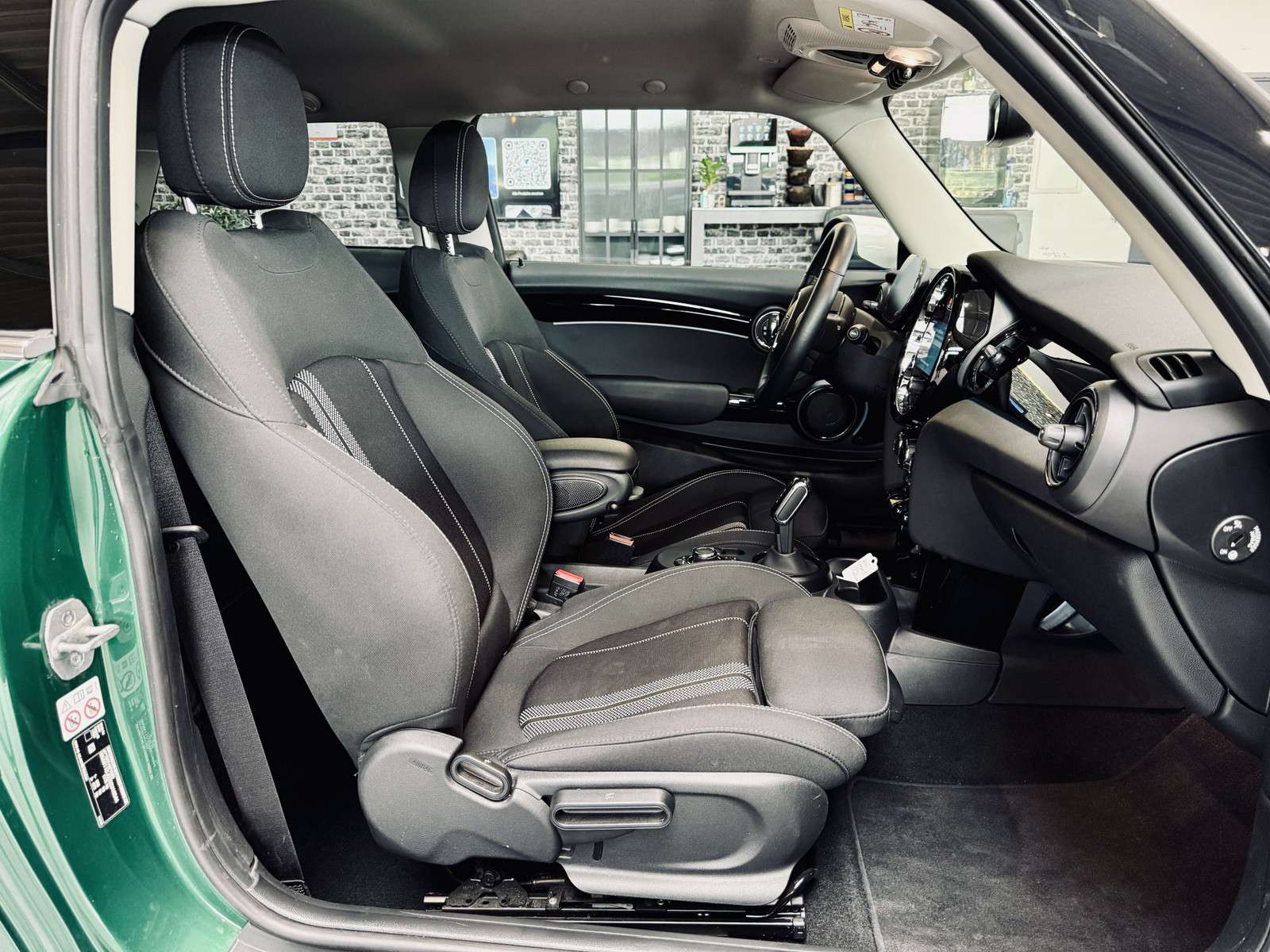 Fahrzeugbild eines MINI COOPER
