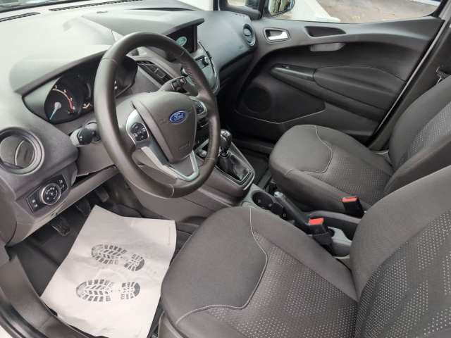 Fahrzeugbild eines Ford Transit Courier
