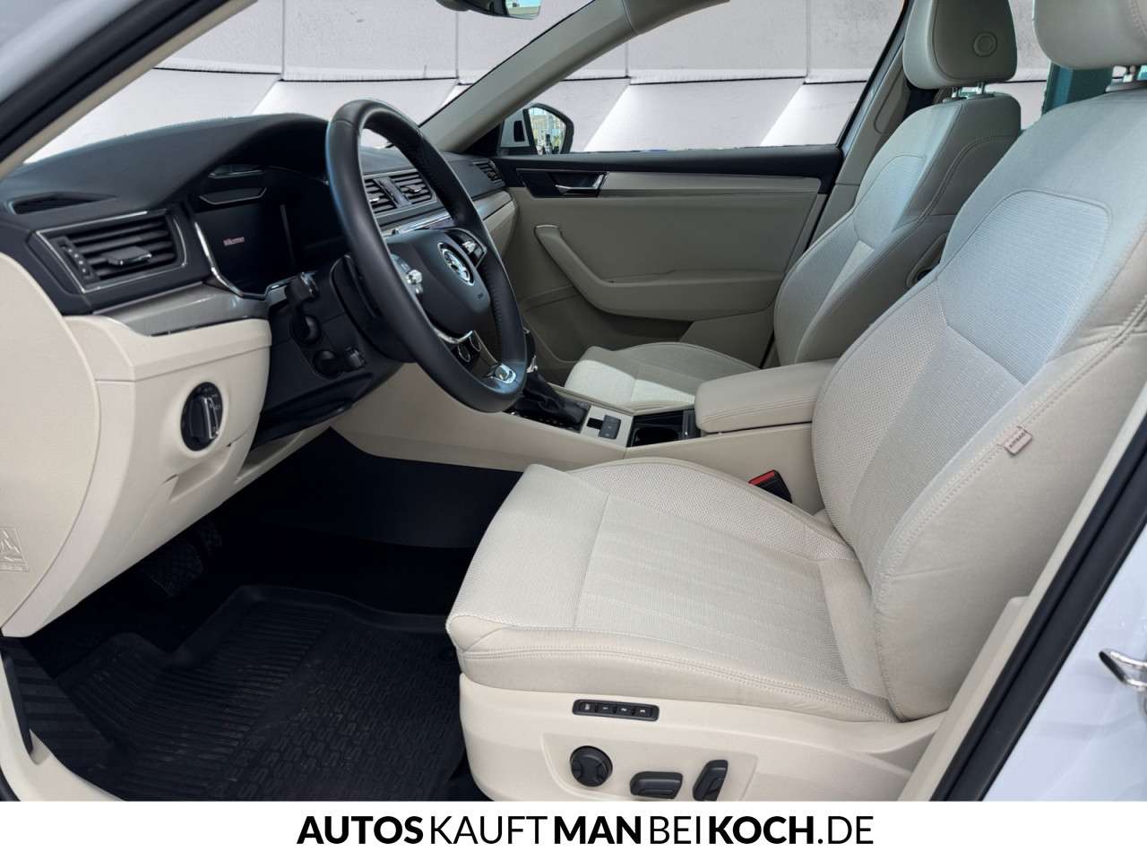 Fahrzeugbild eines Skoda Superb