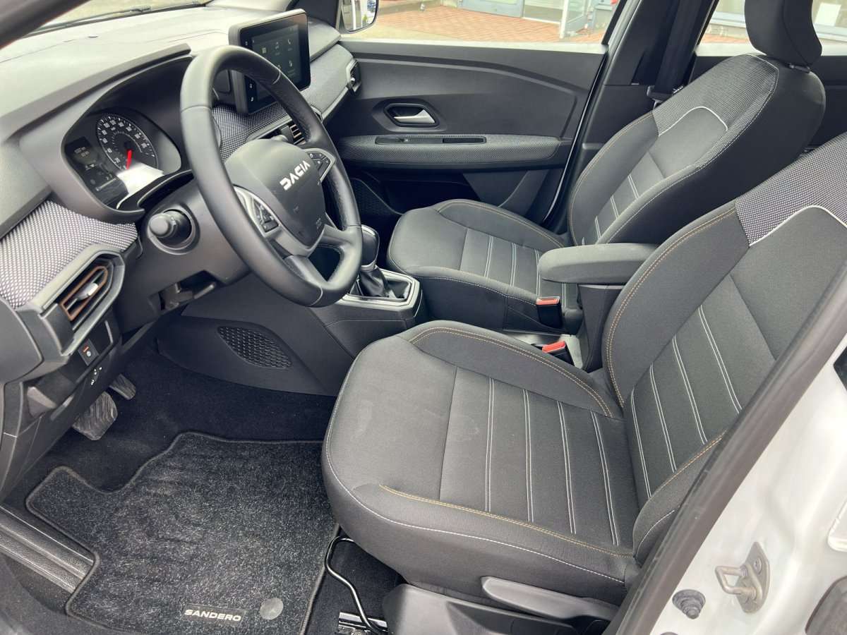 Fahrzeugbild eines Dacia Sandero