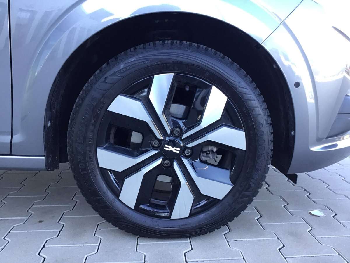 Fahrzeugbild eines Dacia Sandero