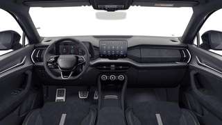 Schräge Frontansicht auf einen Skoda Kodiaq , freigestellt