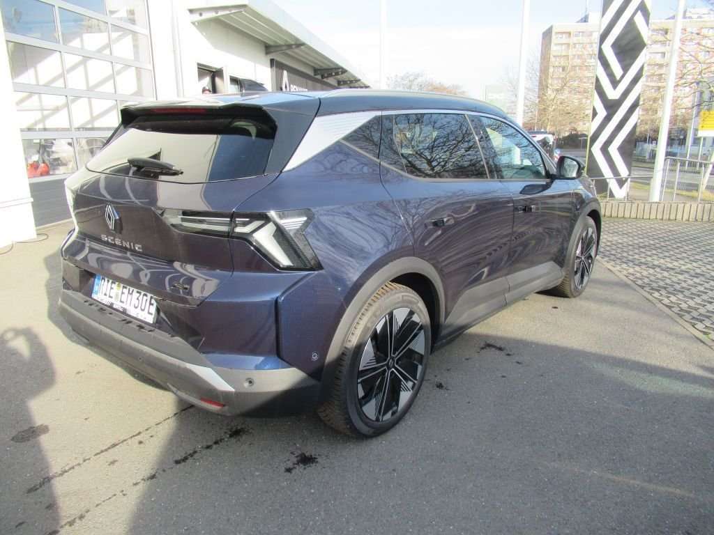 Fahrzeugbild eines Renault Scenic E-TECH