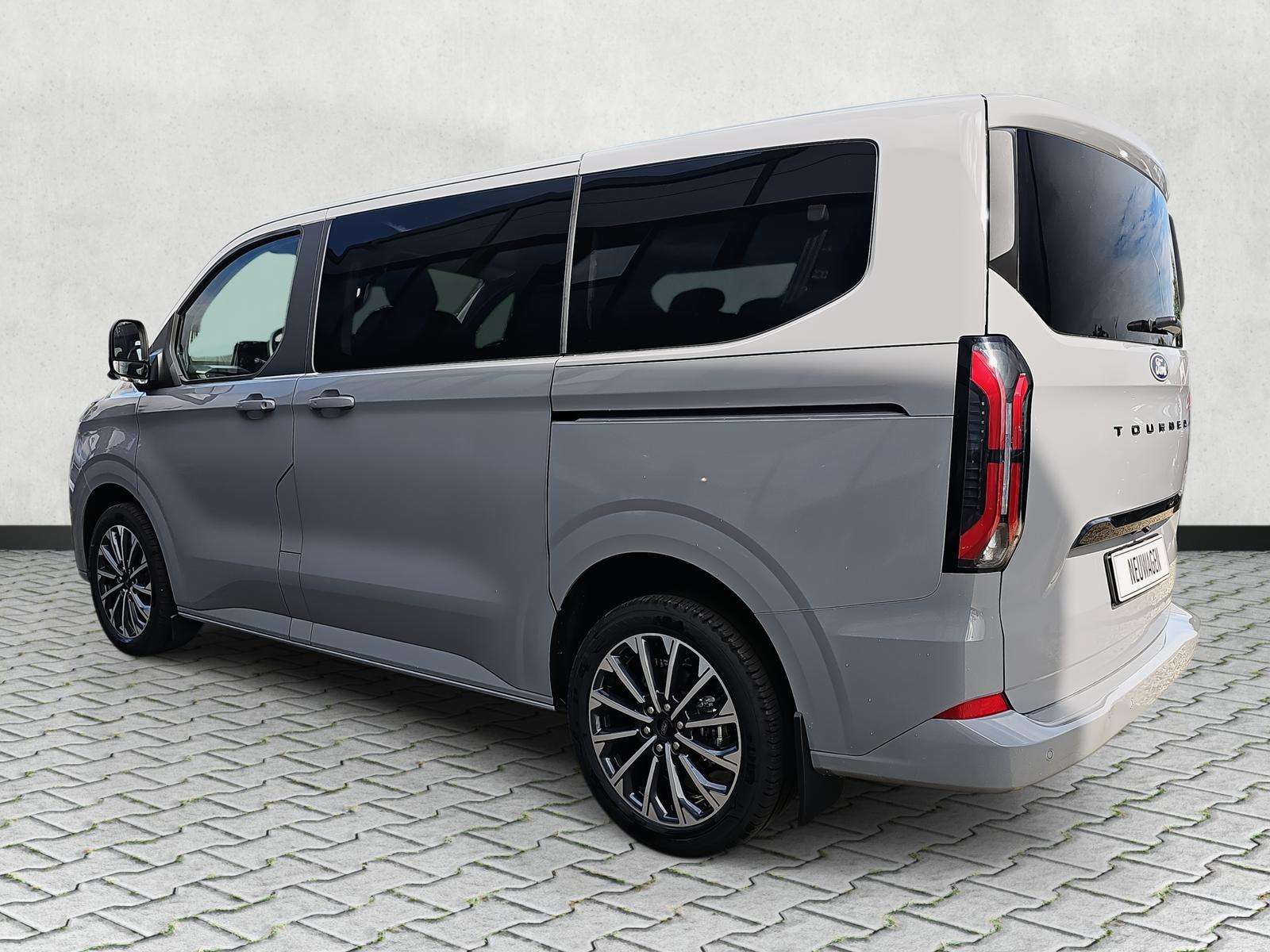Fahrzeugbild eines Ford Tourneo Custom