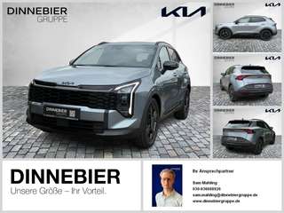 Schräge Frontansicht auf einen Kia Sportage , freigestellt