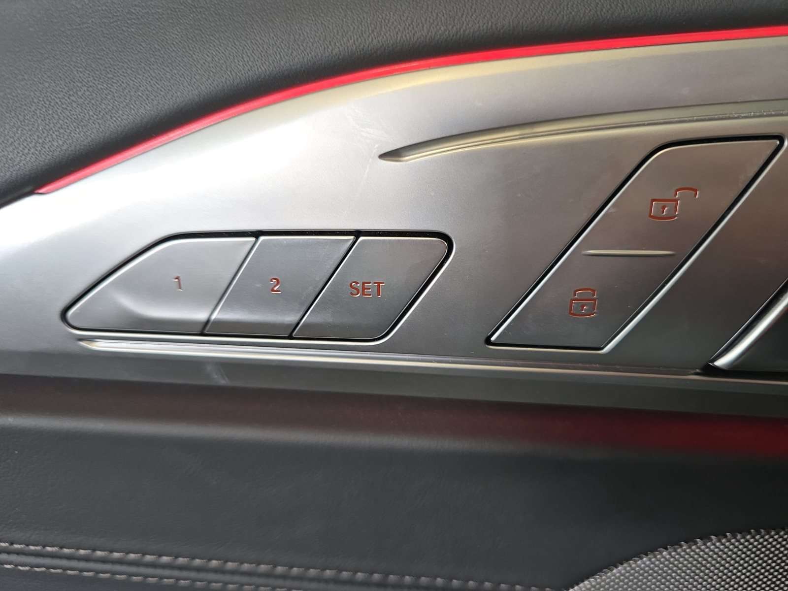 Fahrzeugbild eines BMW 8er-Reihe