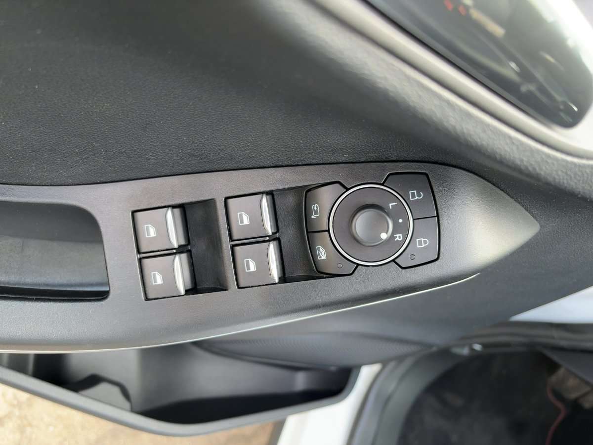 Fahrzeugbild eines Ford Puma