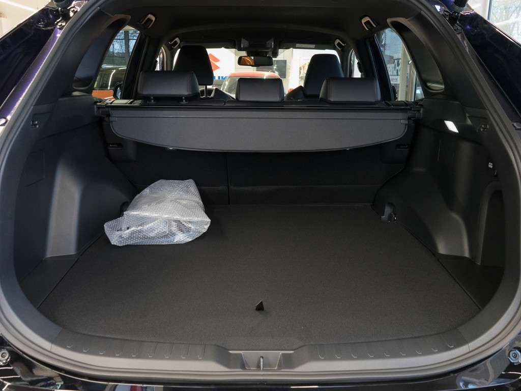 Fahrzeugbild eines Suzuki Across