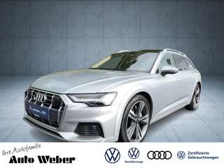 Schräge Frontansicht auf einen Audi A6 allroad quattro , freigestellt