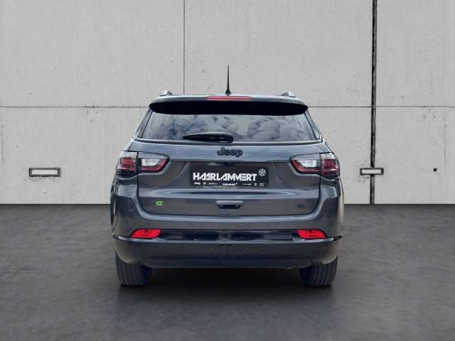 Fahrzeugbild eines Jeep Compass