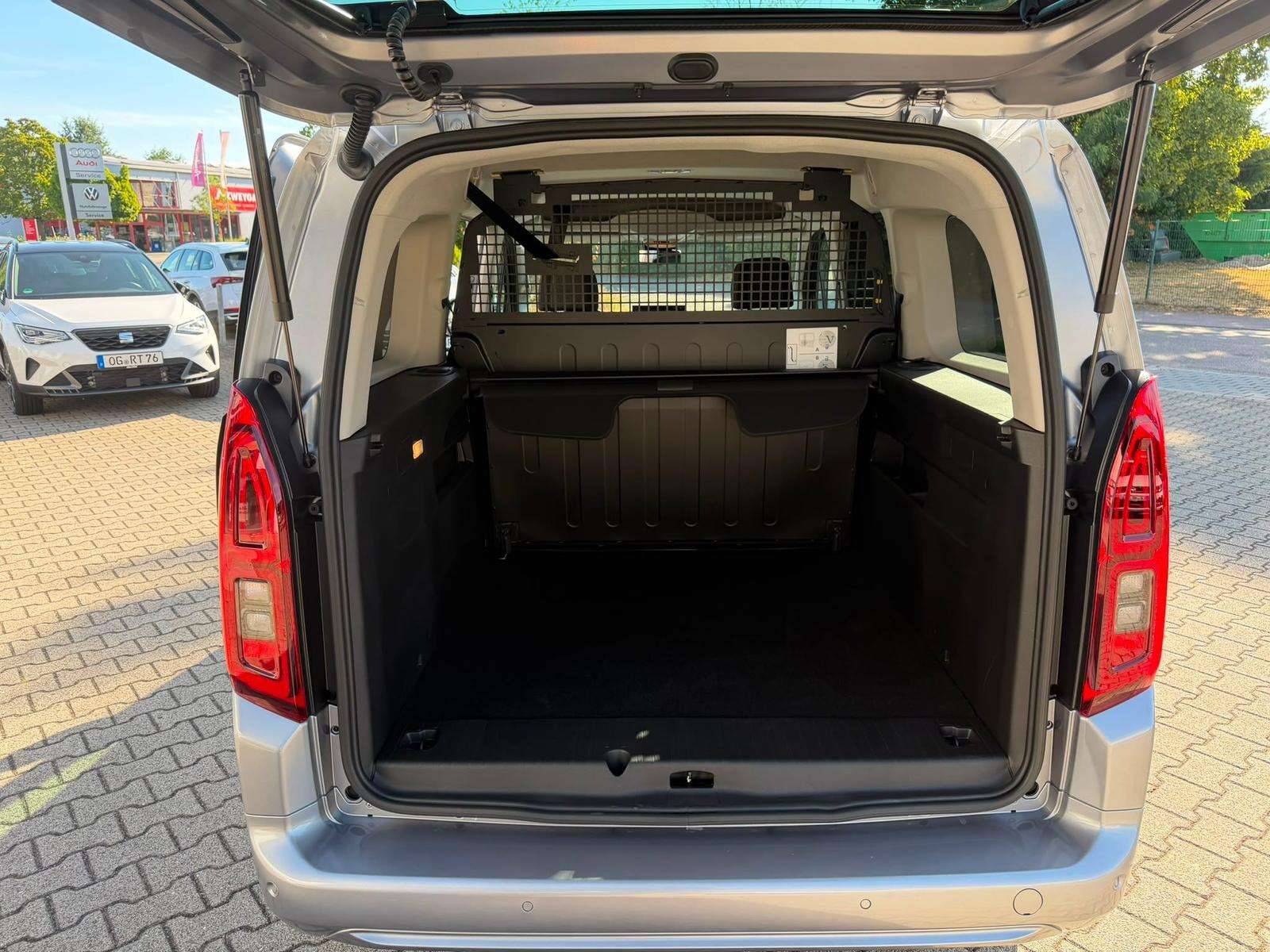 Fahrzeugbild eines Opel Combo Life