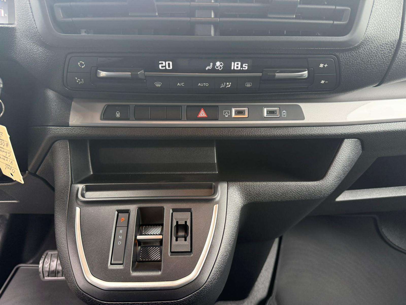 Fahrzeugbild eines Opel Vivaro