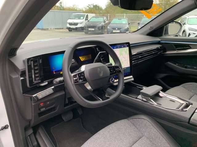 Fahrzeugbild eines Renault Rafale