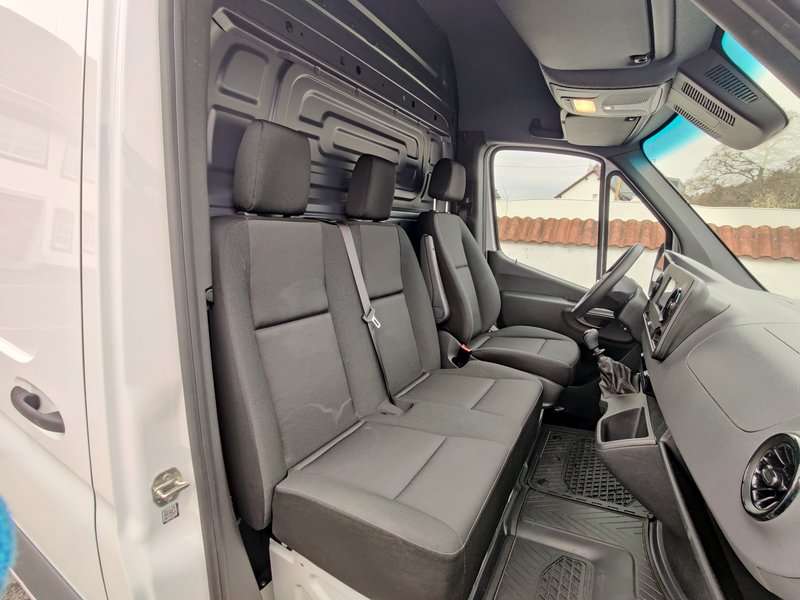 Fahrzeugbild eines Mercedes-Benz Sprinter