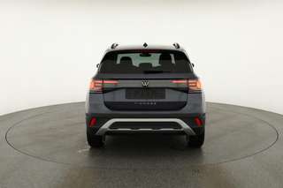Schräge Frontansicht auf einen Volkswagen T-Cross , freigestellt