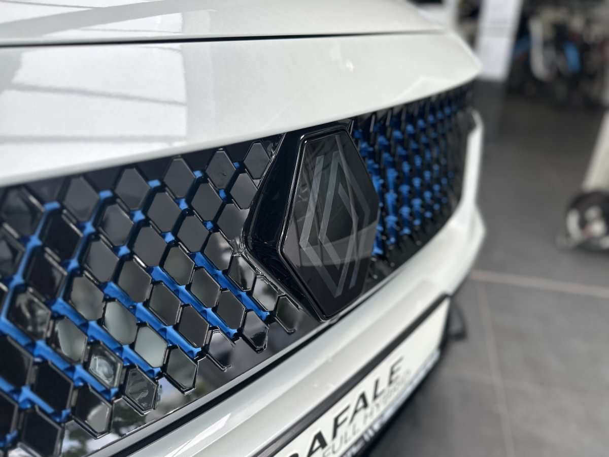 Fahrzeugbild eines Renault Rafale