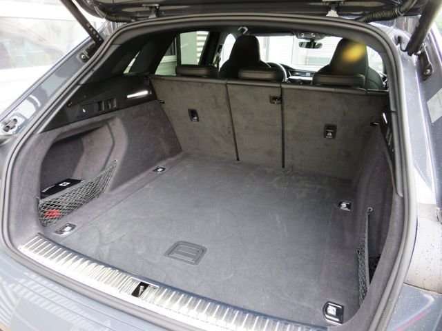 Fahrzeugbild eines Audi Q8 e-tron