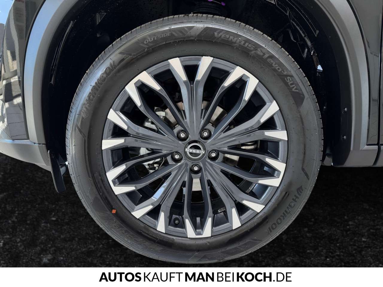 Fahrzeugbild eines Nissan X-TRAIL