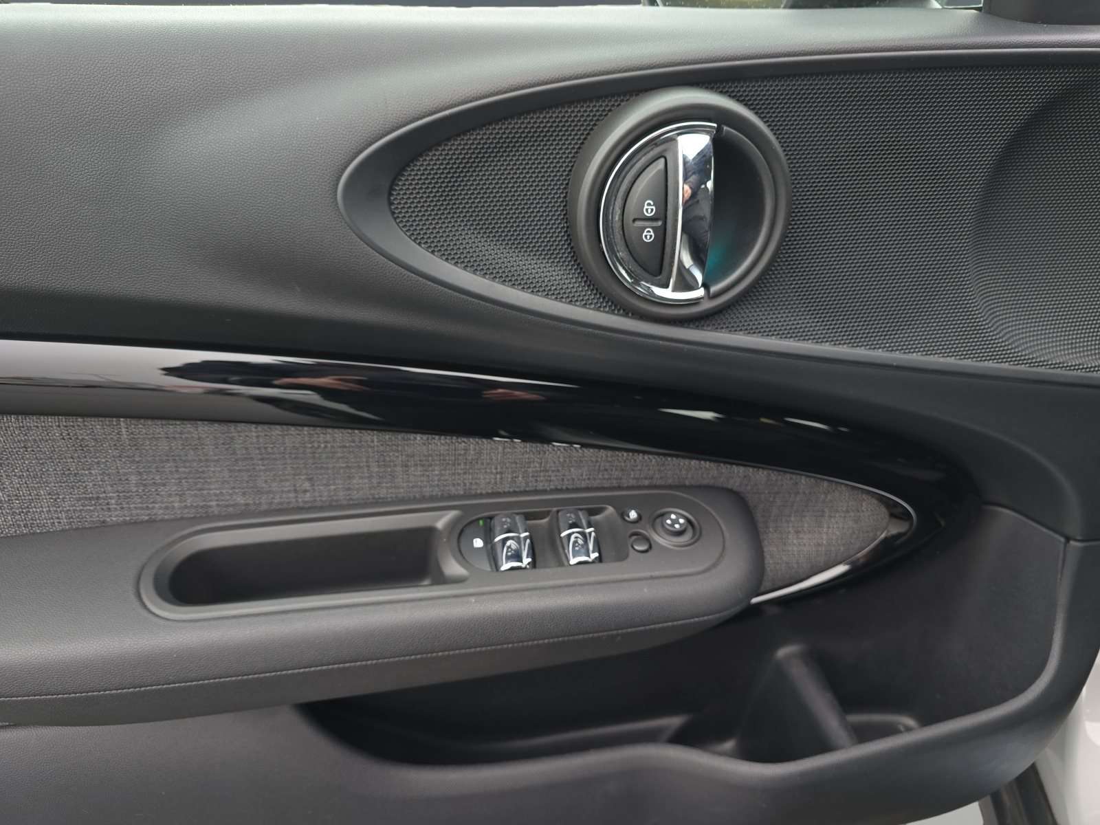 Fahrzeugbild eines MINI COOPER