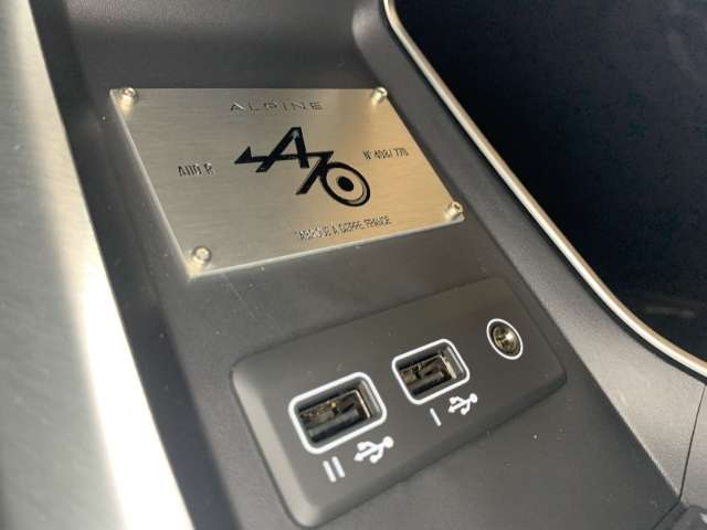 Fahrzeugbild eines Alpine A110