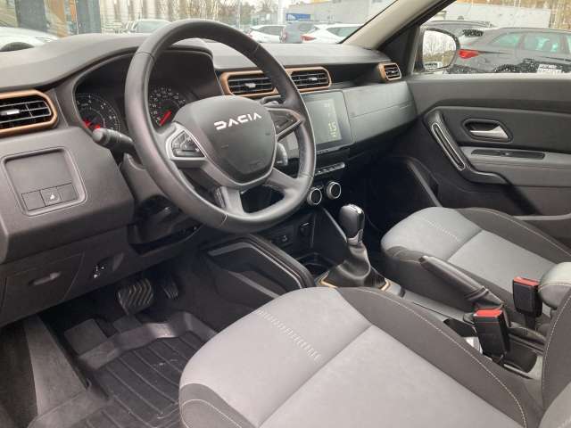 Fahrzeugbild eines Dacia Duster