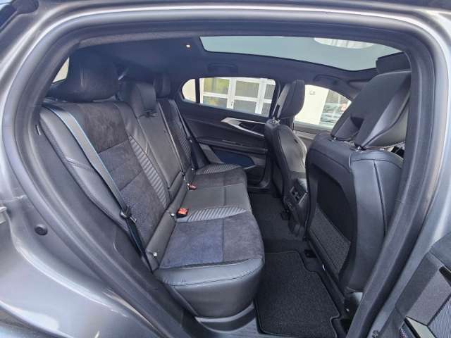 Fahrzeugbild eines Renault Rafale