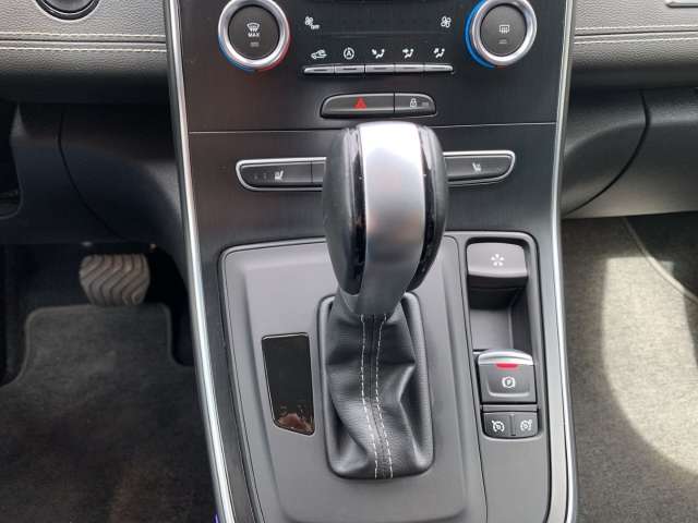 Fahrzeugbild eines Renault Scénic